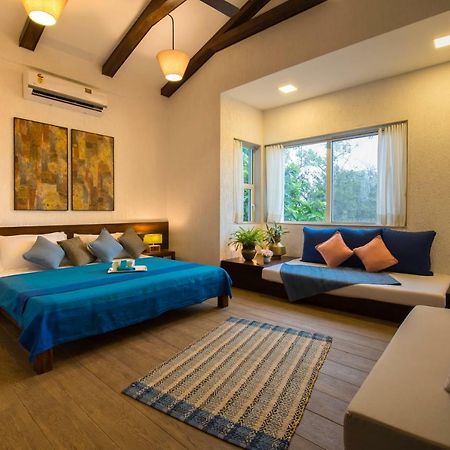 El Lodge By Stayvista - Pool, Lawn, And A Charming Gazebo For Your Perfect Getaway Lonavala Extérieur photo